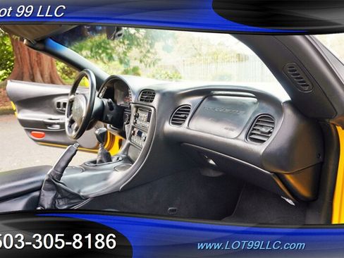 Used 2001 Chevrolet Corvette Convertible w/ Preferred Equipment Group2 RWD image 14