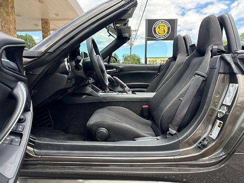 Used 2017 FIAT 124 Spider Classica image 11