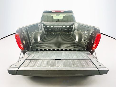 Used 2025 GMC Sierra 1500 SLT AWD/4WD image 27