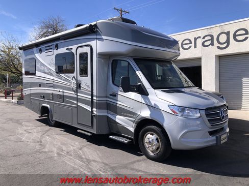 Used 2019 Mercedes-Benz Sprinter 170 image 2