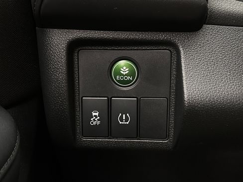 Used 2018 Honda HR-V LX image 17