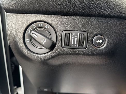 Used 2020 Dodge Challenger R/T image 17