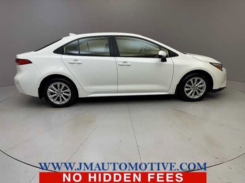 Used 2023 Toyota Corolla LE w/ LE Convenience Package FWD image 6