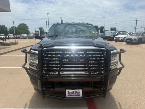 Used 2024 RAM 3500 Limited w/ Towing Technology Group AWD/4WD image 2