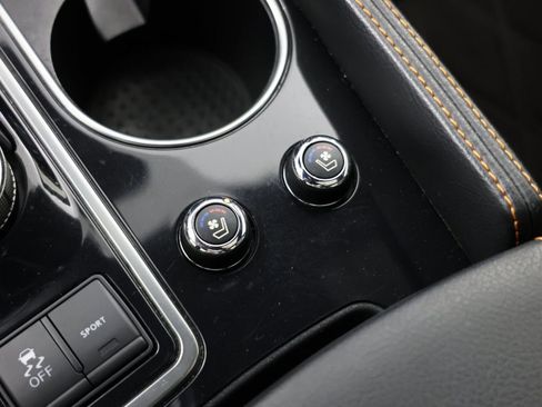 Used 2021 Nissan Maxima SR w/ Sport Mat Group image 9