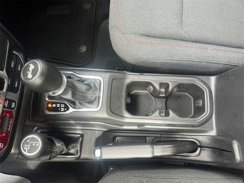 Used 2024 Jeep Wrangler Unlimited Rubicon image 11