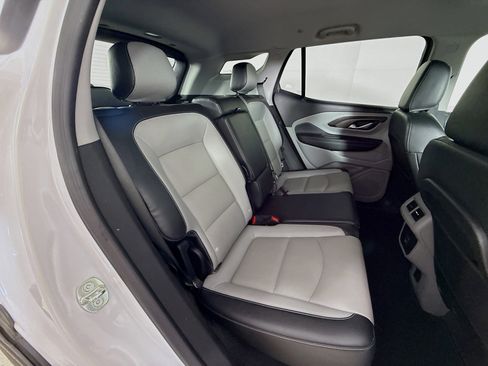 Used 2024 GMC Terrain SLT image 32