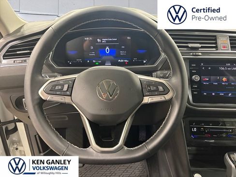Certified 2024 Volkswagen Tiguan SE w/ Panoramic Sunroof Package AWD/4WD image 11