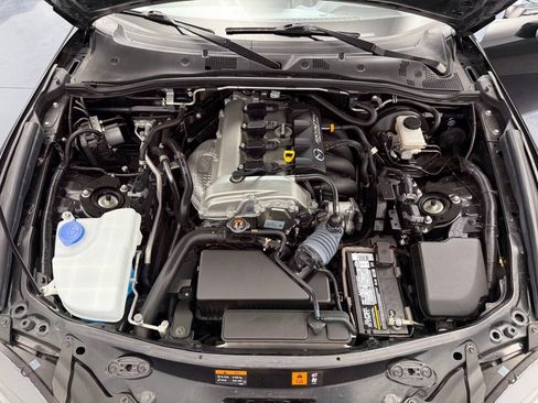 Used 2019 MAZDA MX-5 Miata Grand Touring RWD image 8