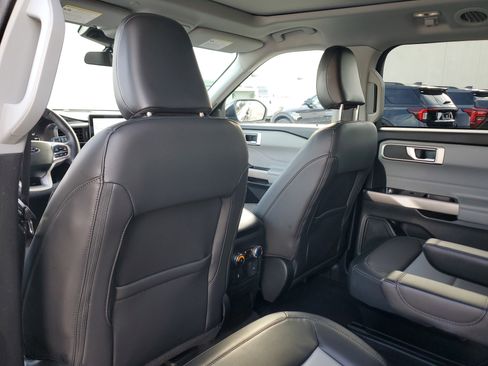 Used 2023 Ford Explorer XLT w/ Equipment Group 202A image 16