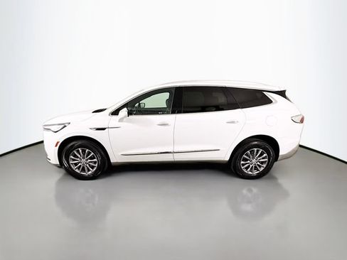 Used 2023 Buick Enclave Essence FWD image 4
