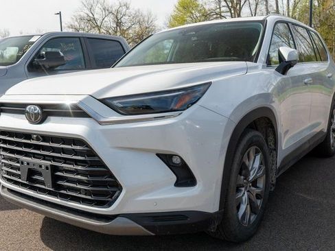 Used 2025 Toyota Grand Highlander AWD Hybrid image 1