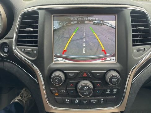 Used 2017 Jeep Grand Cherokee Limited w/ Trailer Tow Group IV image 17