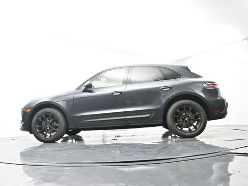 Certified 2022 Porsche Macan AWD/4WD image 43
