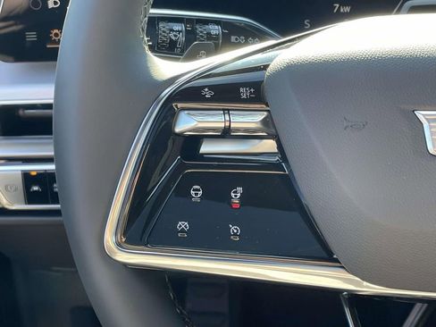 New 2026 Cadillac Lyriq Signature Luxury image 24