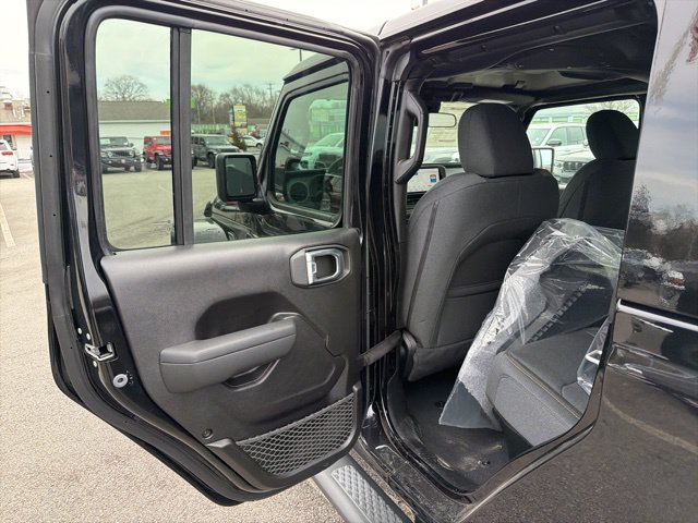 New 2026 Jeep Gladiator Sport AWD/4WD image 11