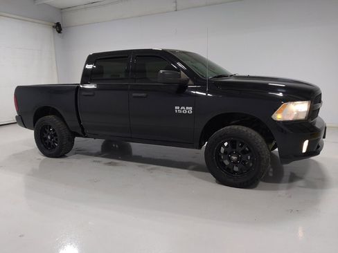 Used 2015 RAM 1500 Express AWD/4WD image 11