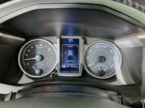 Used 2023 Toyota Tacoma SR5 w/ Technology Package AWD/4WD image 18