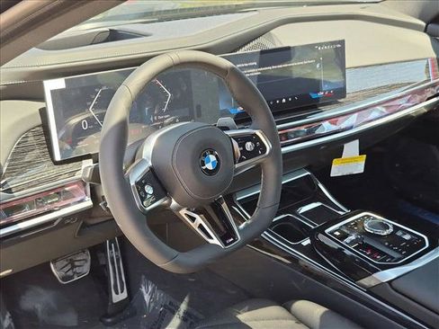 New 2026 BMW 740i RWD image 3