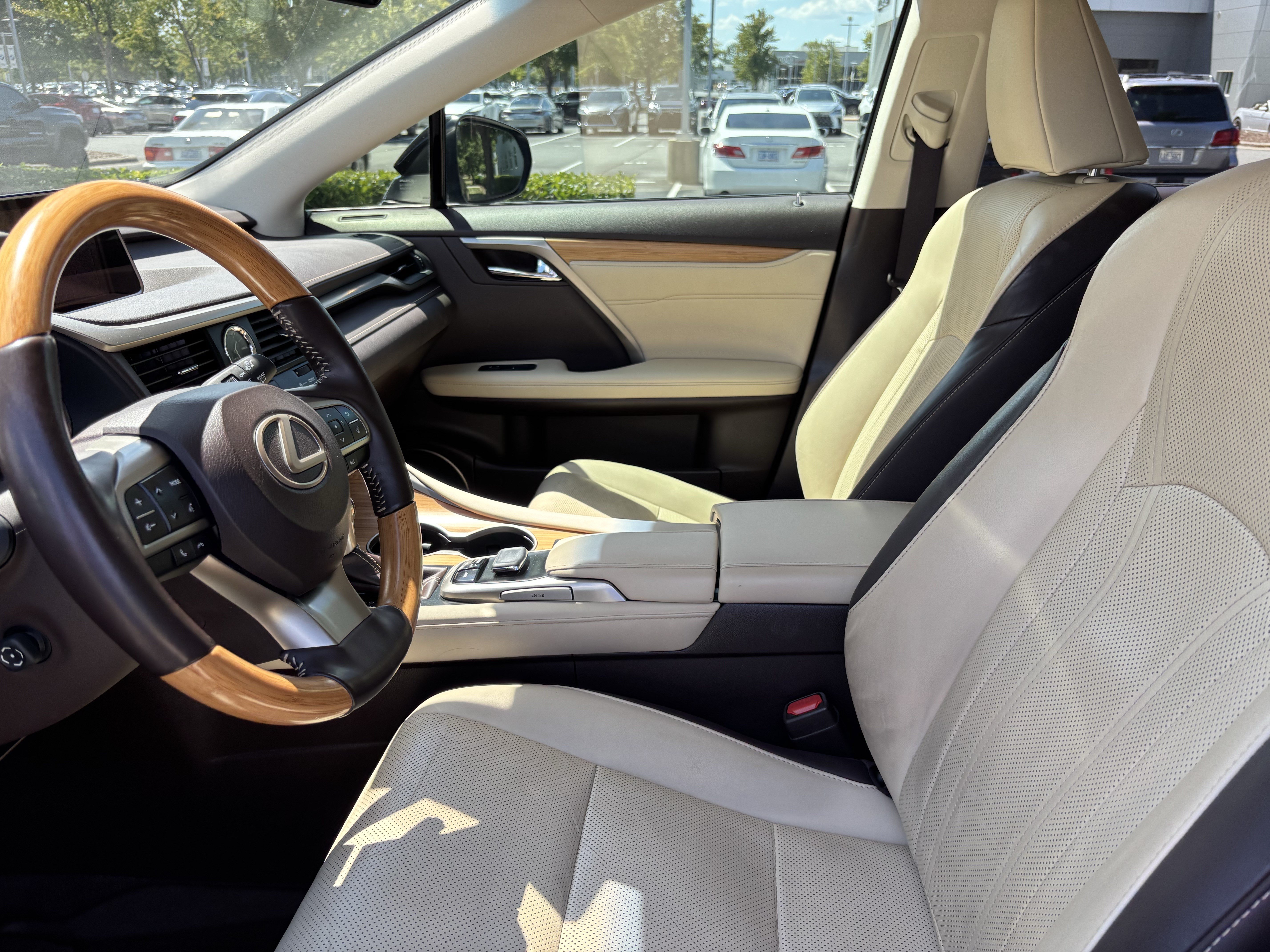 Used 2019 Lexus RX 350L AWD image 16