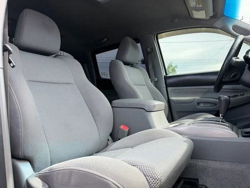 Used 2010 Toyota Tacoma PreRunner image 15