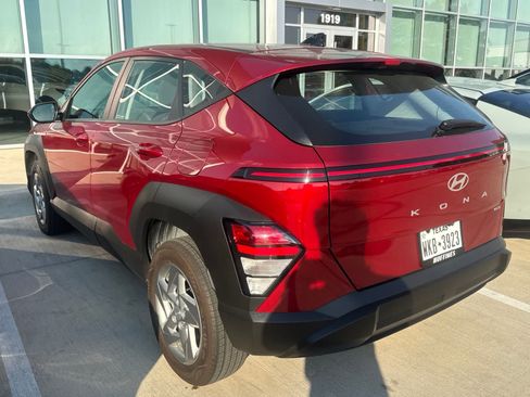 Used 2024 Hyundai Kona SE AWD/4WD image 4