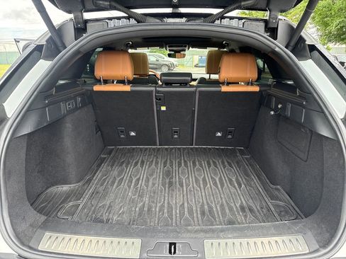 Used 2019 Land Rover Range Rover Velar R-Dynamic SE AWD/4WD image 39
