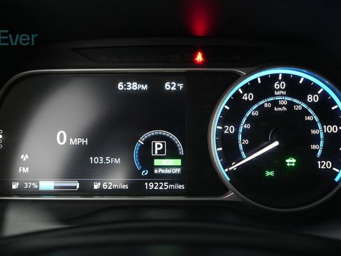 Used 2025 Nissan Leaf S FWD image 7