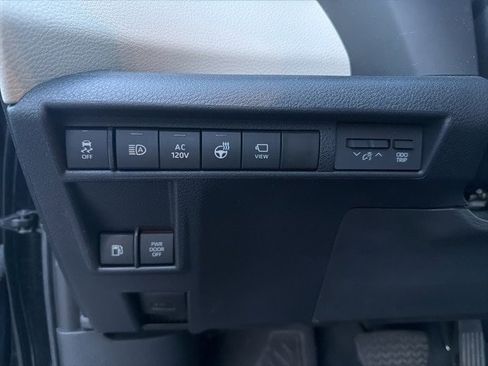 Certified 2023 Toyota Sienna Platinum image 7