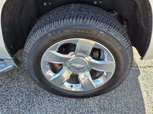 Used 2015 Chevrolet Tahoe LTZ AWD/4WD image 20