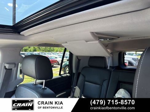 Used 2020 GMC Yukon SLT w/ Open Road Package AWD/4WD image 18