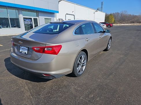 Used 2025 Chevrolet Malibu LT image 3