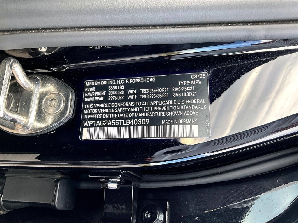 Certified 2026 Porsche Macan S AWD/4WD image 26