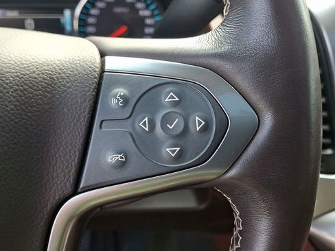 Used 2018 Chevrolet Suburban Premier AWD/4WD image 24