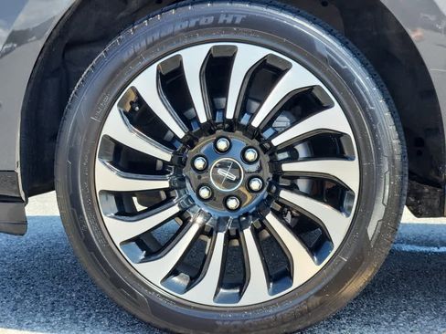 Used 2022 Lincoln Navigator Black Label image 6