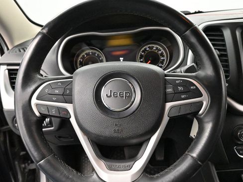 Used 2015 Jeep Cherokee Trailhawk image 16