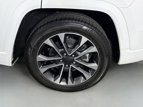 Used 2023 Jeep Grand Cherokee Overland image 39