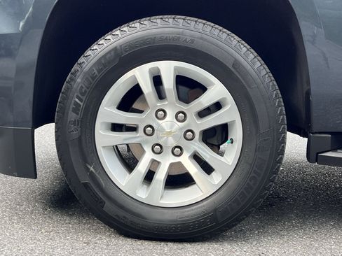 Used 2020 Chevrolet Suburban LS RWD image 17