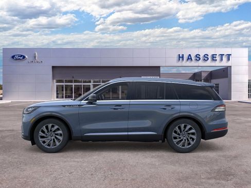 New 2026 Lincoln Aviator AWD image 3