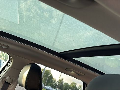 Used 2023 Kia Sorento S w/ Panoramic Sunroof Package AWD/4WD image 8