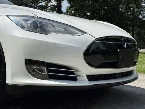 Used 2015 Tesla Model S 85 RWD image 23
