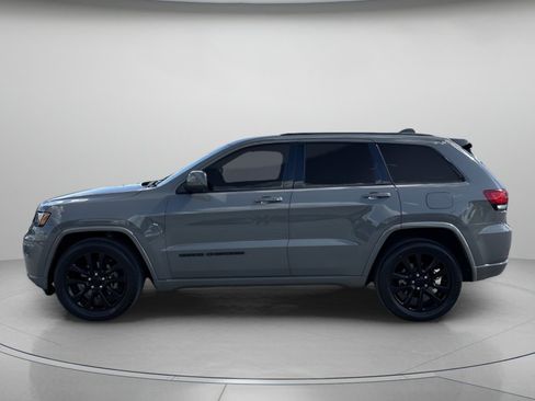 Used 2019 Jeep Grand Cherokee Altitude RWD image 5