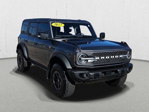 Used 2023 Ford Bronco Badlands image 3