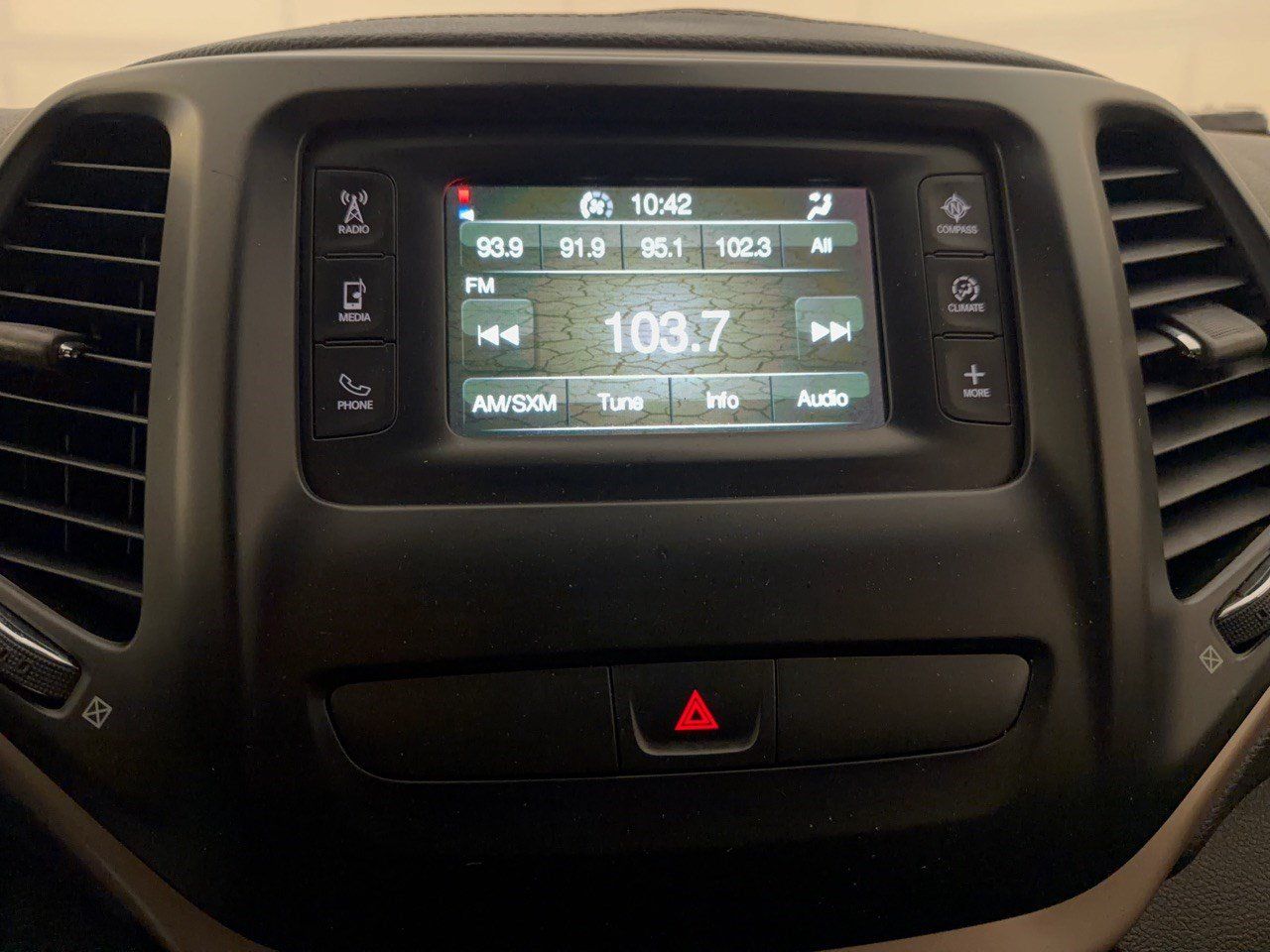 Used 2017 Jeep Cherokee Sport AWD/4WD image 24