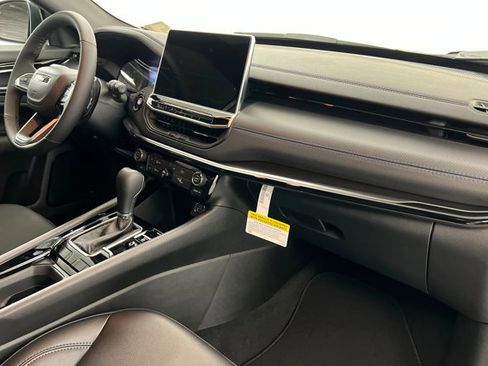 New 2026 Jeep Compass Latitude image 24