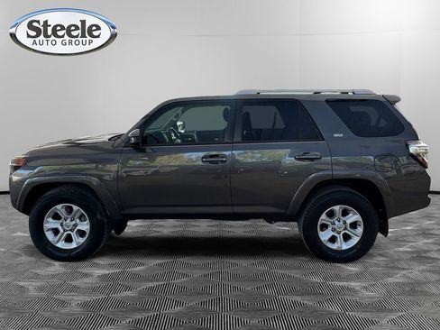 Used 2016 Toyota 4Runner SR5 image 2