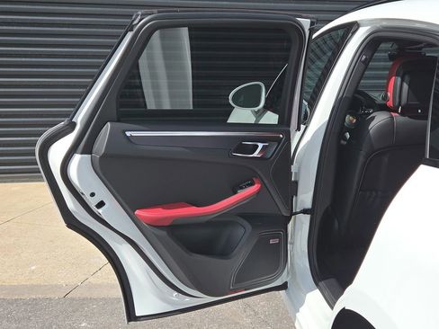 New 2026 Porsche Macan GTS image 17