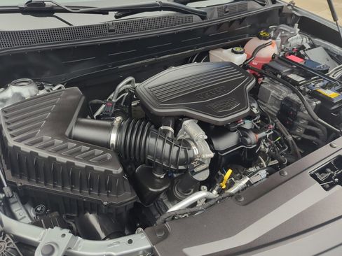 Used 2025 Cadillac XT6 Premium Luxury image 45