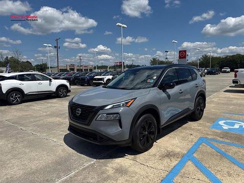 Used 2023 Nissan Rogue SV w/ SV Premium B Package FWD image 3