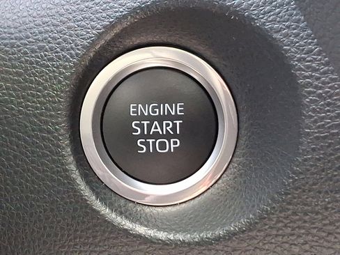 Used 2023 Toyota Corolla Cross XLE image 22